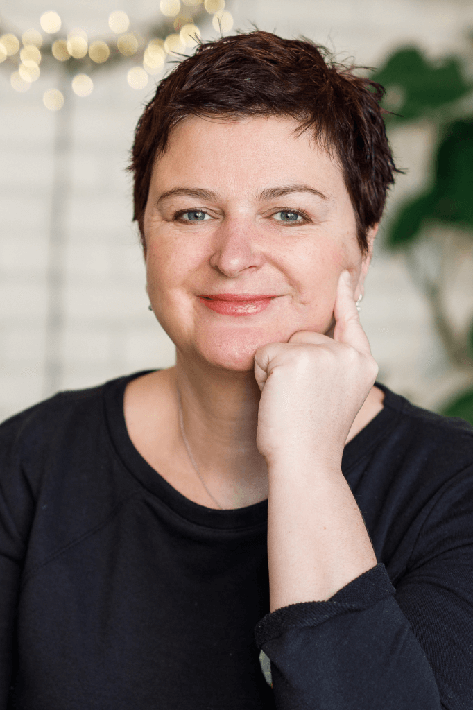 Medzi nehou a ženou